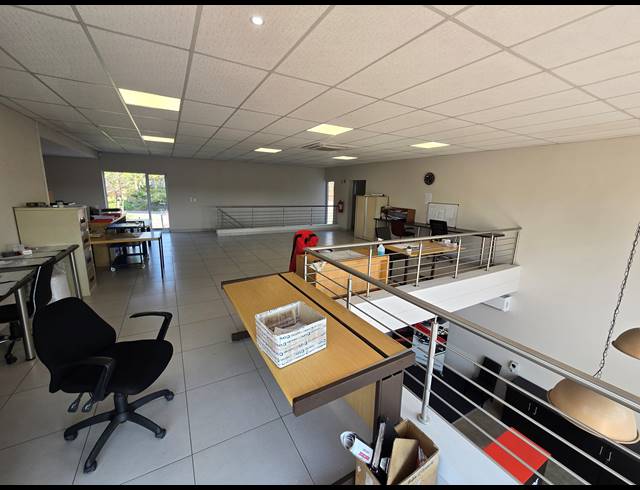 1,300M² OFFICE FOR SALE IN ILLIONDALE